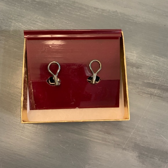 Clip on earrings - Picture 3 of 6